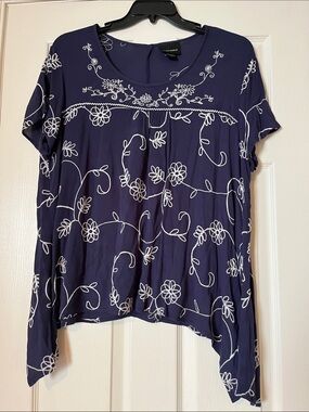 Avenue Navy Top with White Floral Stitching